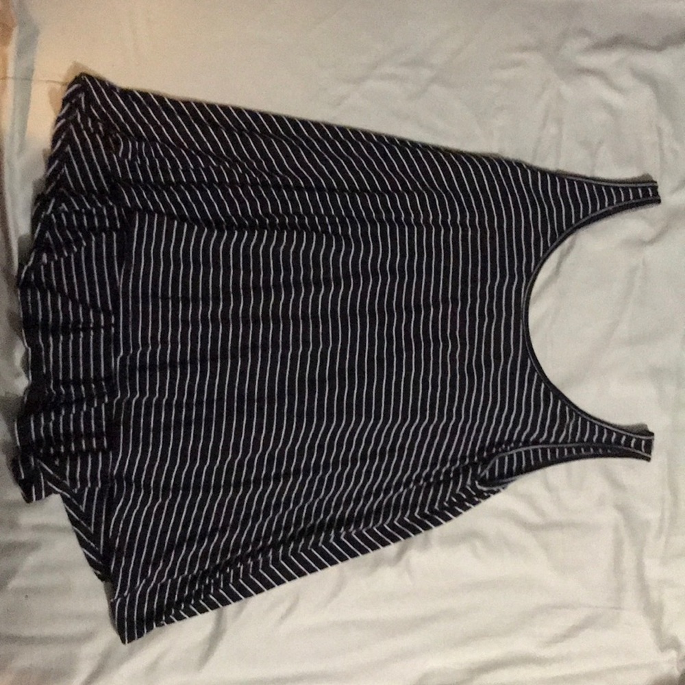 Black and white stripped loose tank